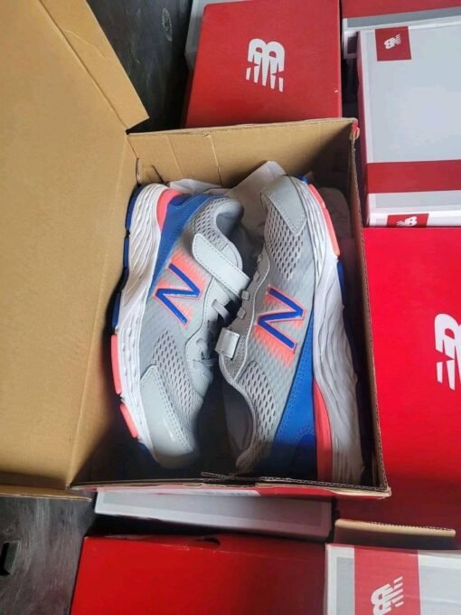 New balance shoes